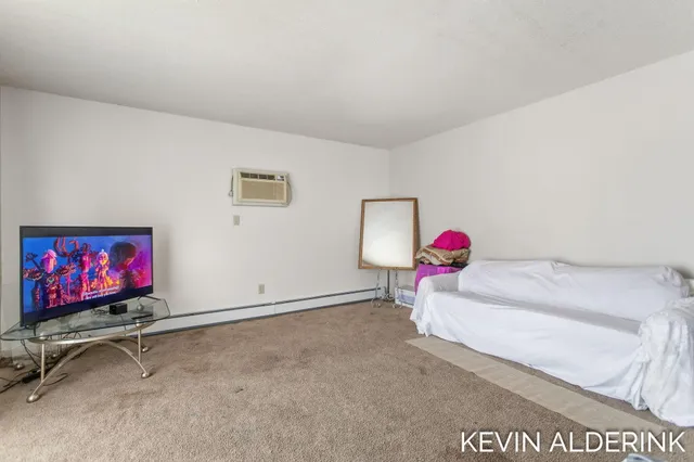 $599,900 | 1144 Country Lane, Holland, MI 49423