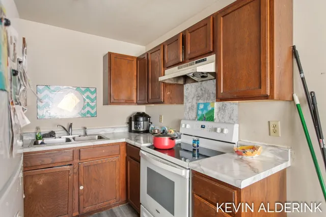 $599,900 | 1144 Country Lane, Holland, MI 49423