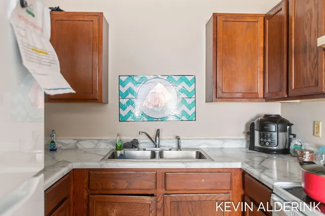 $599,900 | 1144 Country Lane, Holland, MI 49423