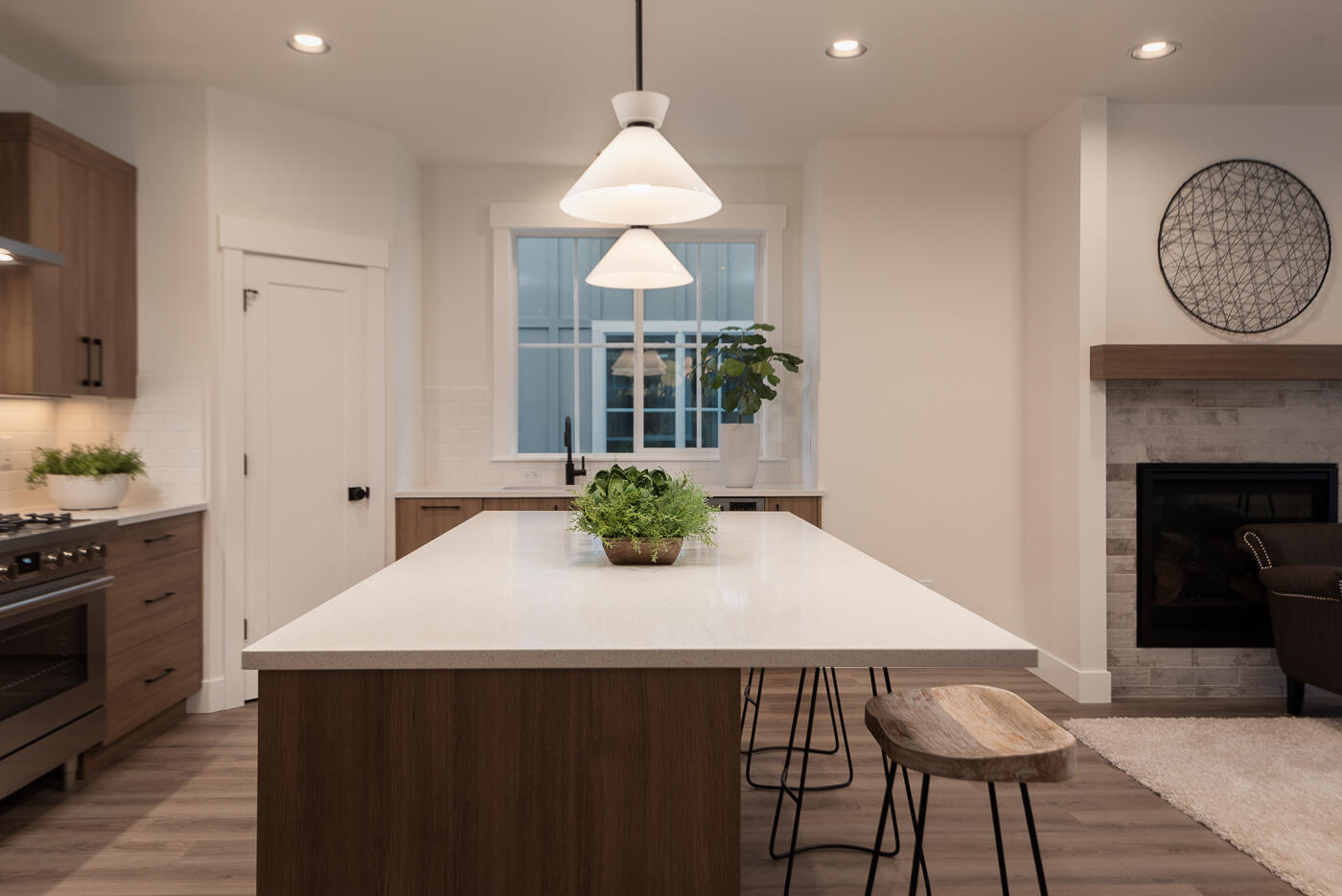 20470 Murphy Road Bend, OR 97702 - Photo 6 of 30 Kitchen