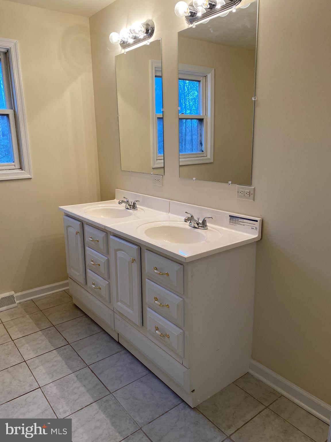 409 Maple Ridge Lane Harpers Ferry, WV 25425 - Photo 23 of 25