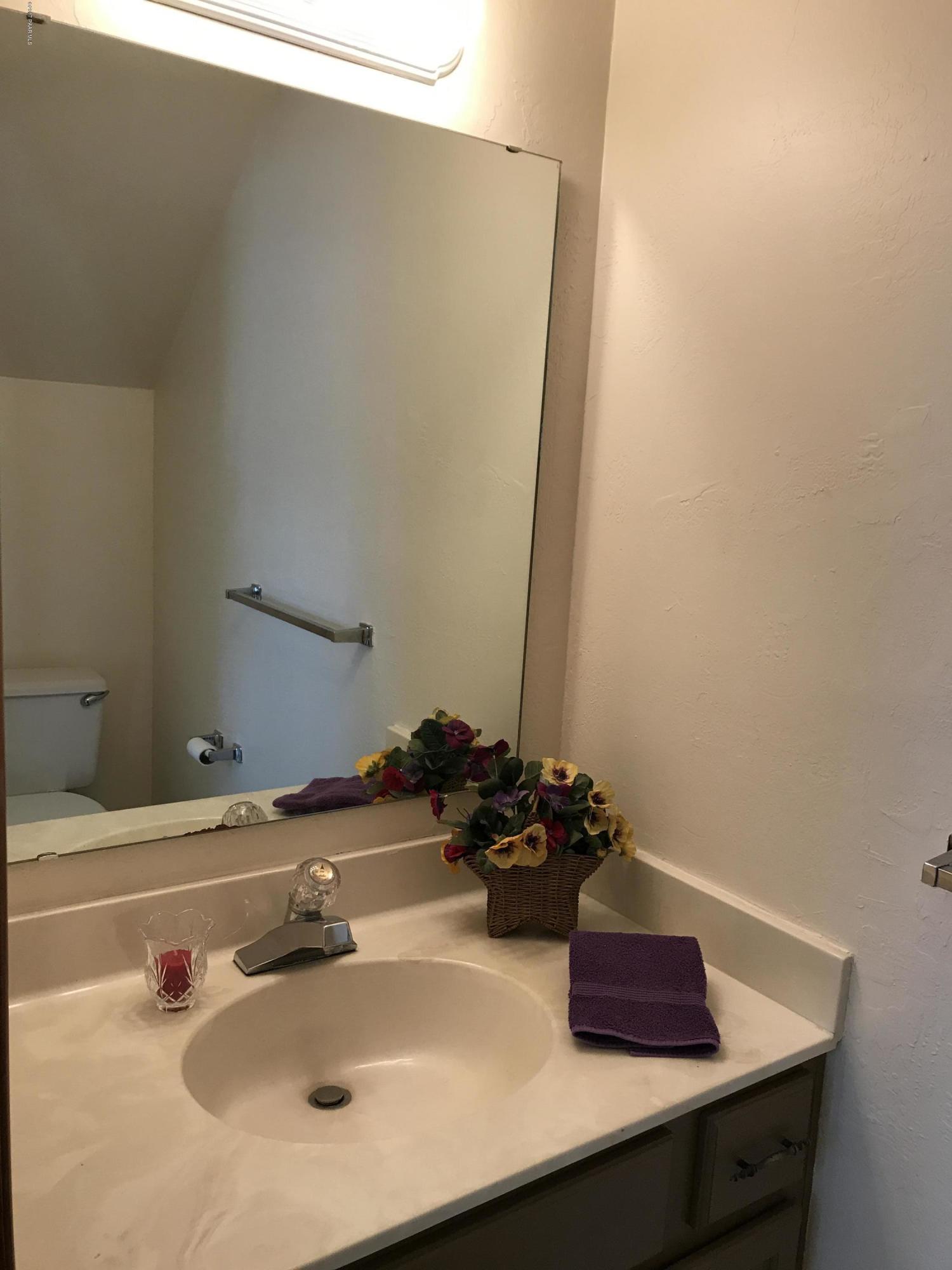 1220 Stetson Road, Unit 4 Prescott, AZ 86303 - Photo 12 of 27 Powder room