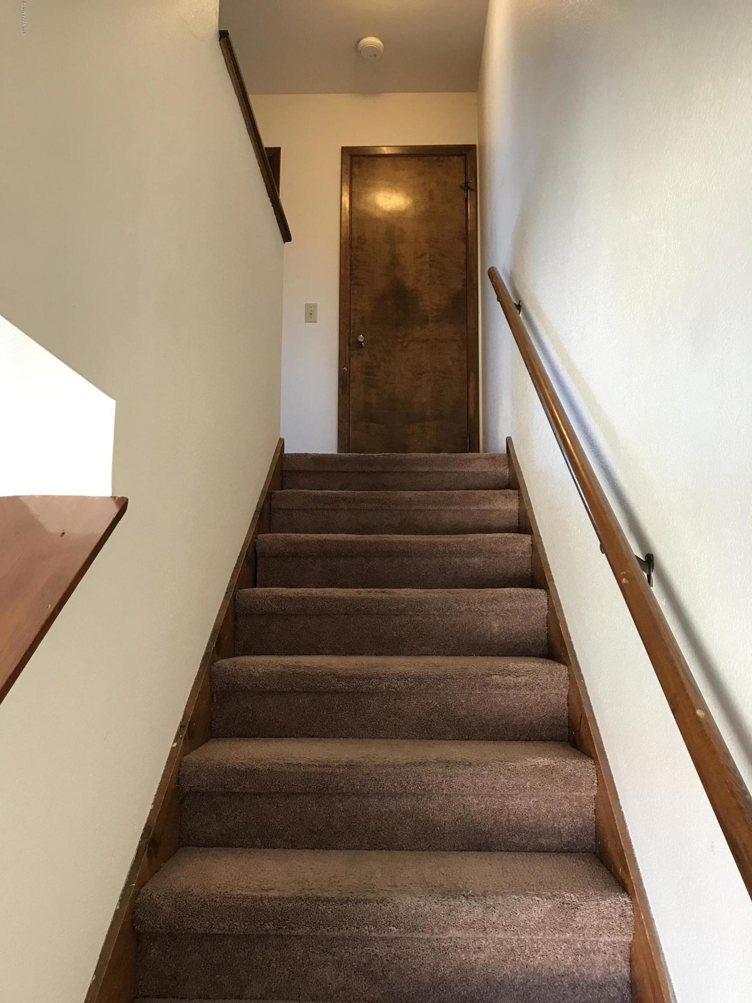 1220 Stetson Road, Unit 4 Prescott, AZ 86303 - Photo 14 of 27 stairwell to 2nd floor