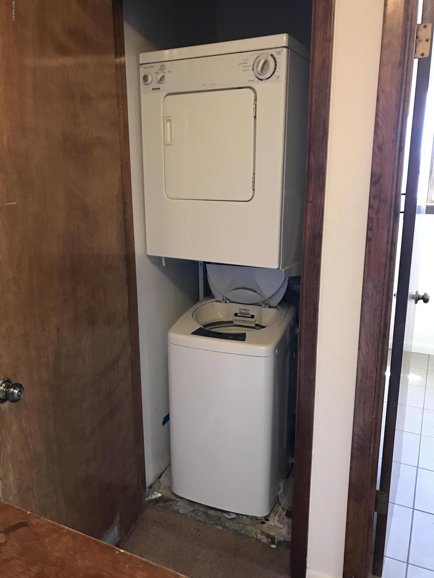 1220 Stetson Road, Unit 4 Prescott, AZ 86303 - Photo 17 of 27 washer/dryer