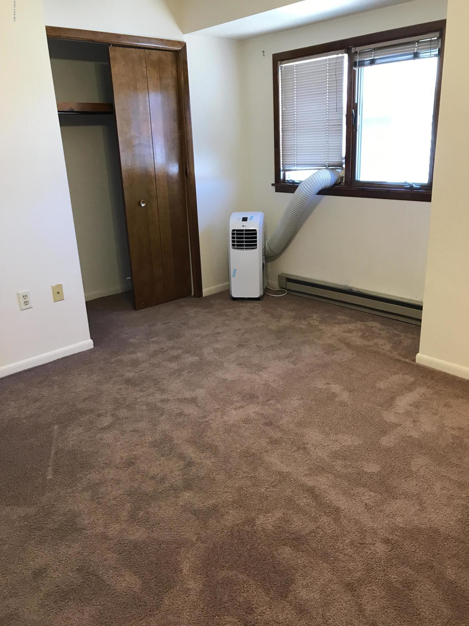 1220 Stetson Road, Unit 4 Prescott, AZ 86303 - Photo 22 of 27 Bdrm 2 with a/c