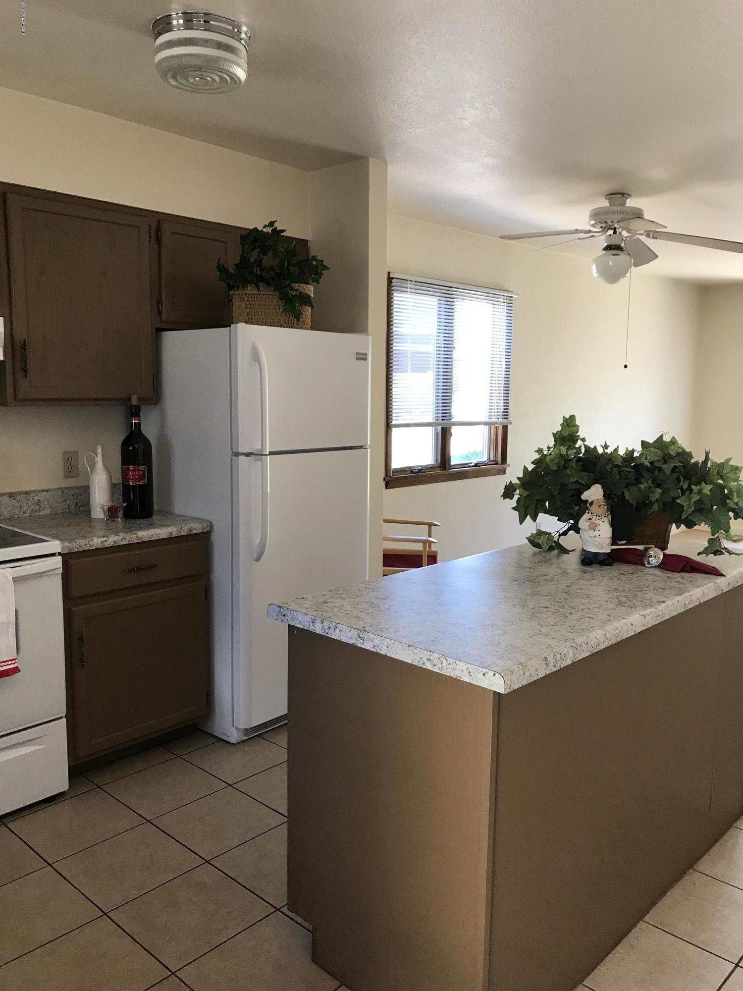 1220 Stetson Road, Unit 4 Prescott, AZ 86303 - Photo 7 of 27 kitchen & island