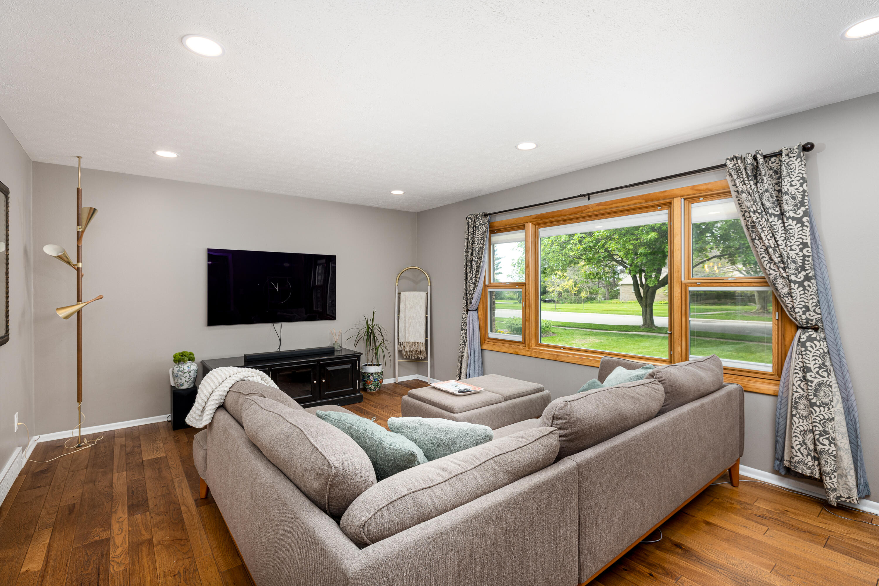 454 Mills Road Saline, MI 48176 - Photo 5 of 59 454 Mills Rd (26 of 60)