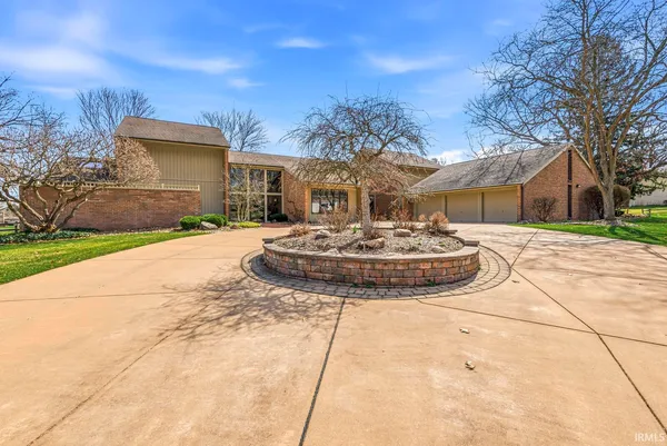 $750,000 | 16976 Shandwick Lane, Granger, IN 46530