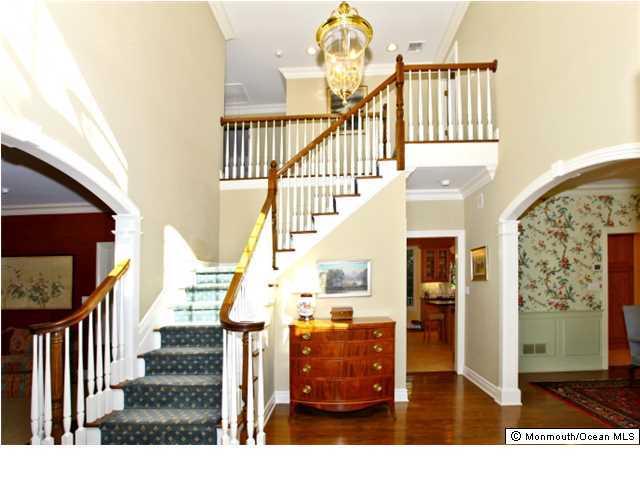 20 Robin Road Rumson, NJ 07760 - Photo 5 of 16 a view of entryway and hall