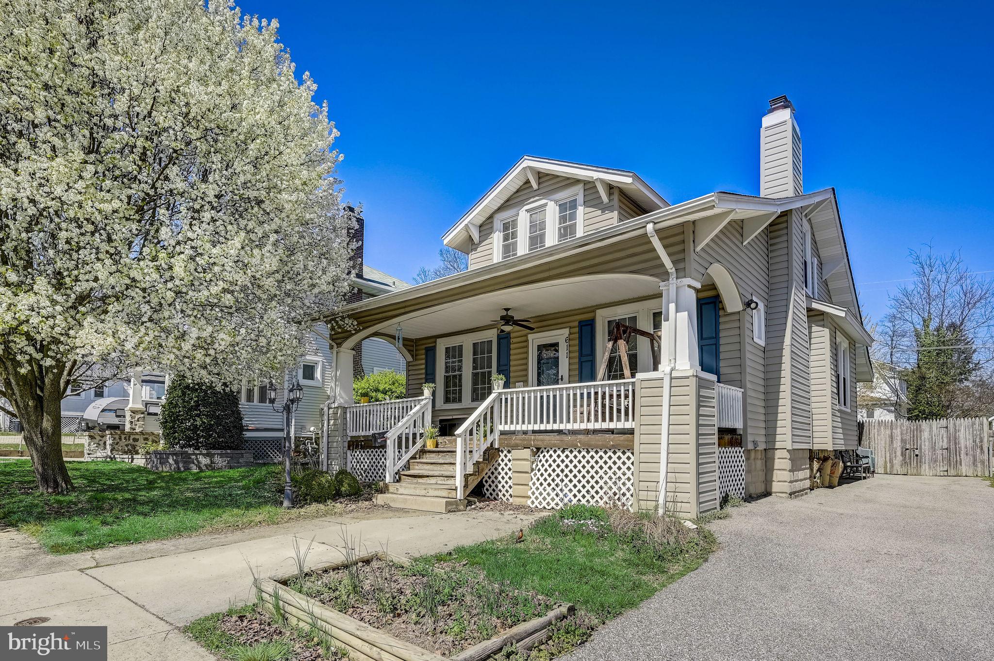 611 Orpington Road Baltimore, MD 21229 - Photo 3 of 42 Detached hoem with driveway and parking pad