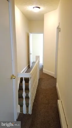 a view of entryway with workspace