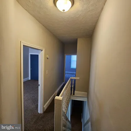 a view of entryway with workspace