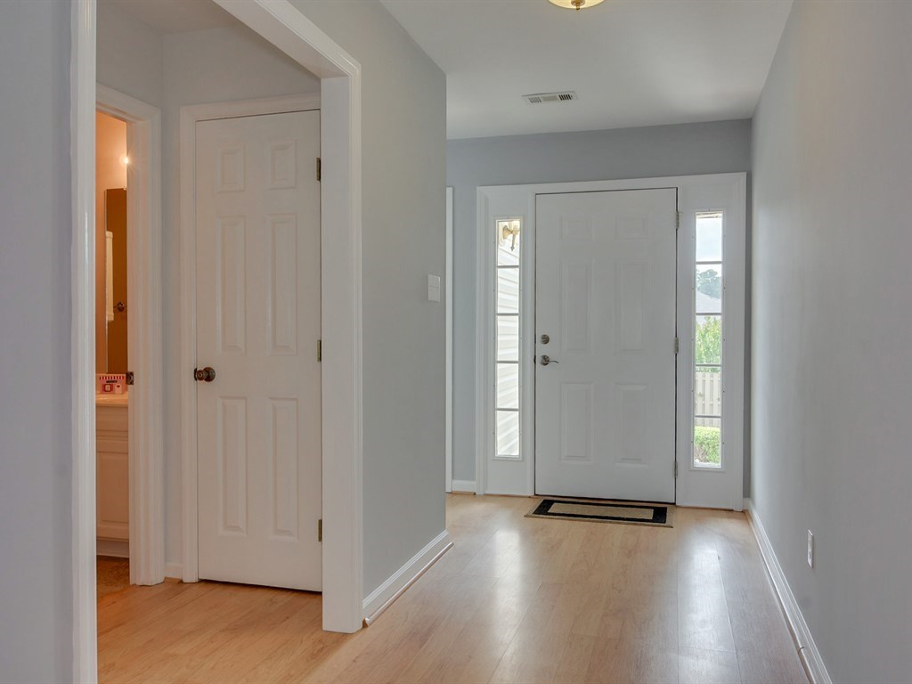 506 Ellison Way Augusta, GA 30907 - Photo 5 of 30 Cheerful Entrance