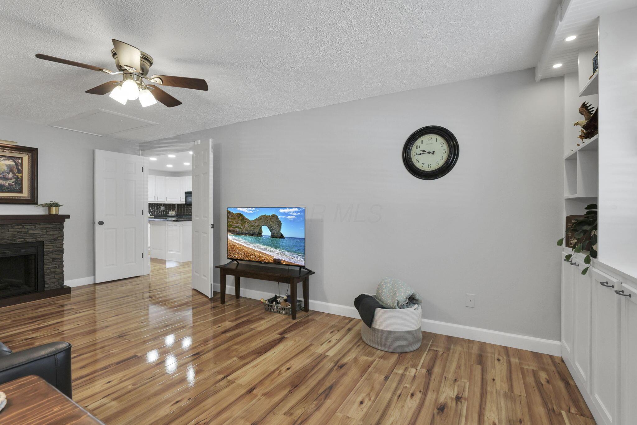 4022 Clabber Road Columbus, OH 43207 - Photo 12 of 64 12-web-or-mls-011A6081