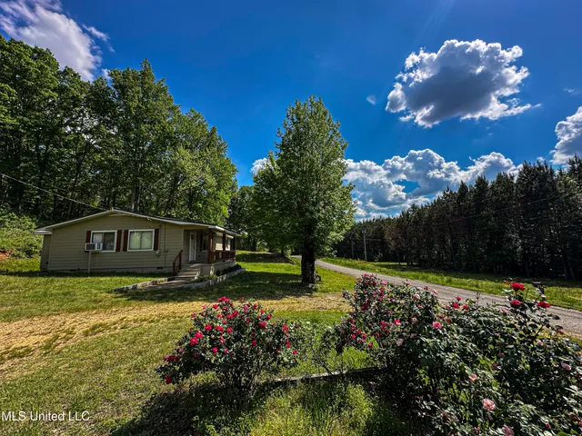 $325,000 | 2270 State Line Road, Tremont, MS 38876