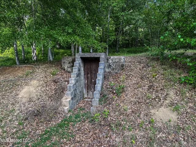 $325,000 | 2270 State Line Road, Tremont, MS 38876