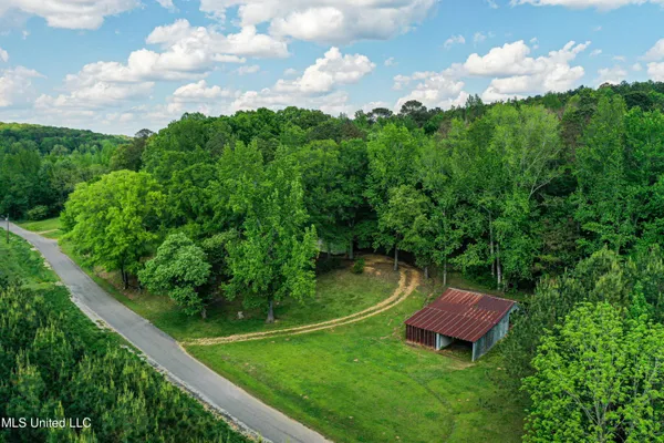 $325,000 | 2270 State Line Road, Tremont, MS 38876