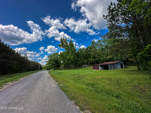 $325,000 | 2270 State Line Road, Tremont, MS 38876