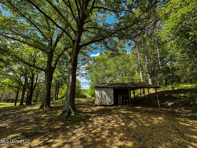 $325,000 | 2270 State Line Road, Tremont, MS 38876