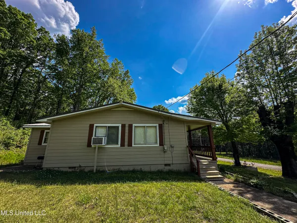 $325,000 | 2270 State Line Road, Tremont, MS 38876