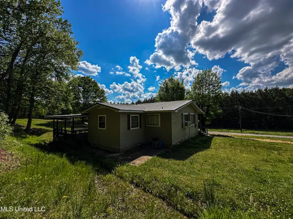 $325,000 | 2270 State Line Road, Tremont, MS 38876