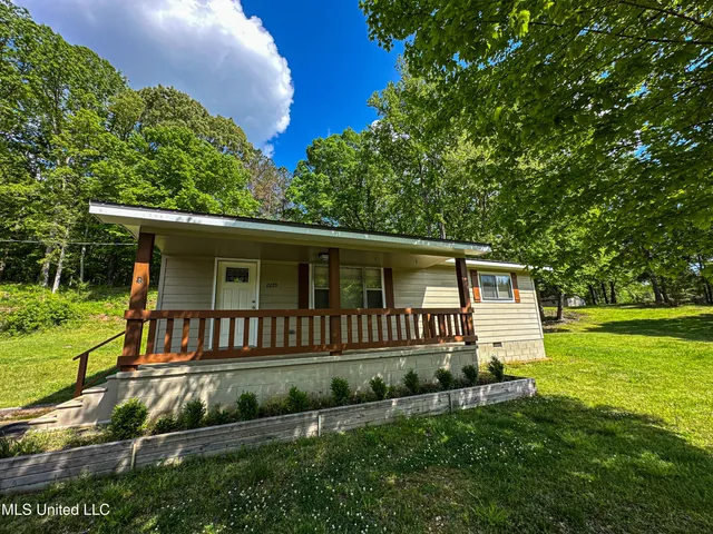 $325,000 | 2270 State Line Road, Tremont, MS 38876