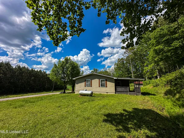 $325,000 | 2270 State Line Road, Tremont, MS 38876