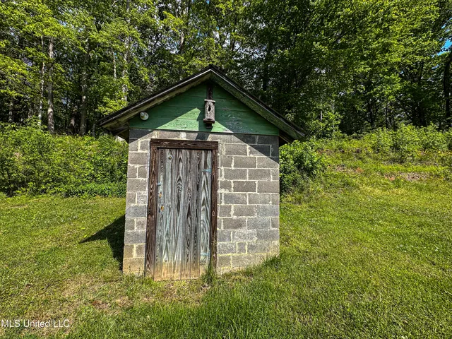 $325,000 | 2270 State Line Road, Tremont, MS 38876