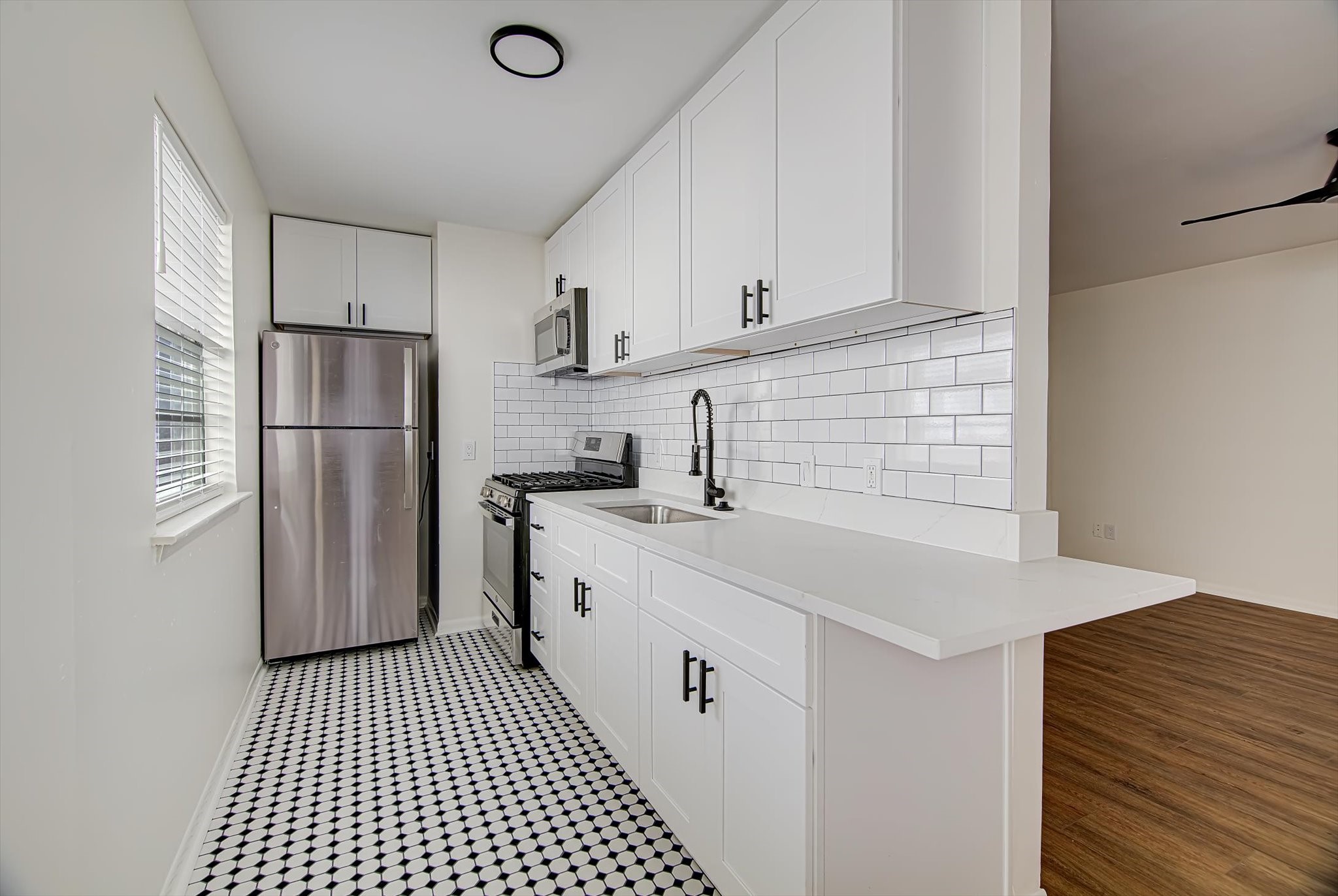 1915 McDuffie Street, Unit 1 Houston, TX 77019 - Photo 3 of 24
