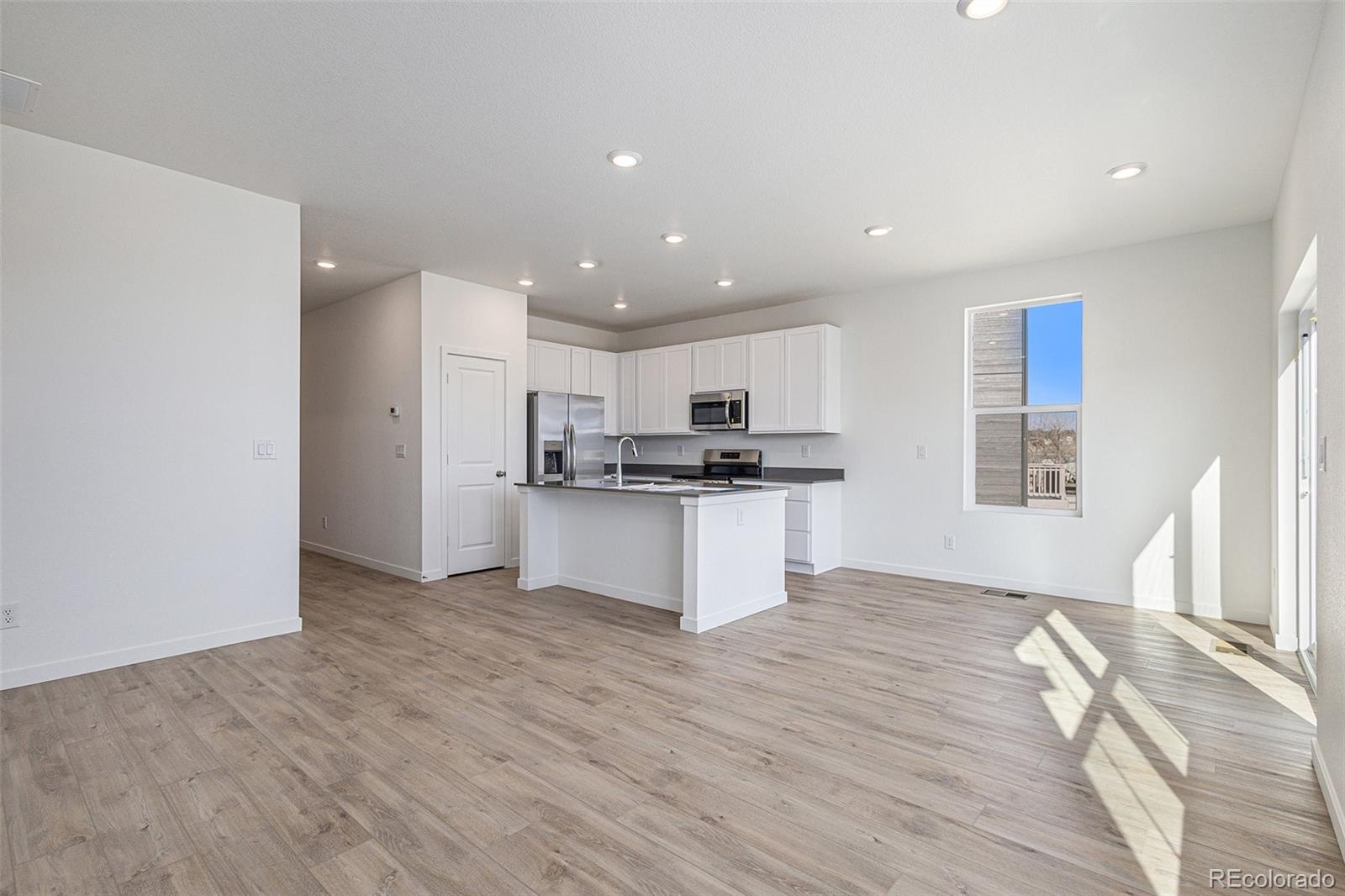 694 Yankee Boy Loop Elizabeth, CO 80107 - Photo 7 of 28