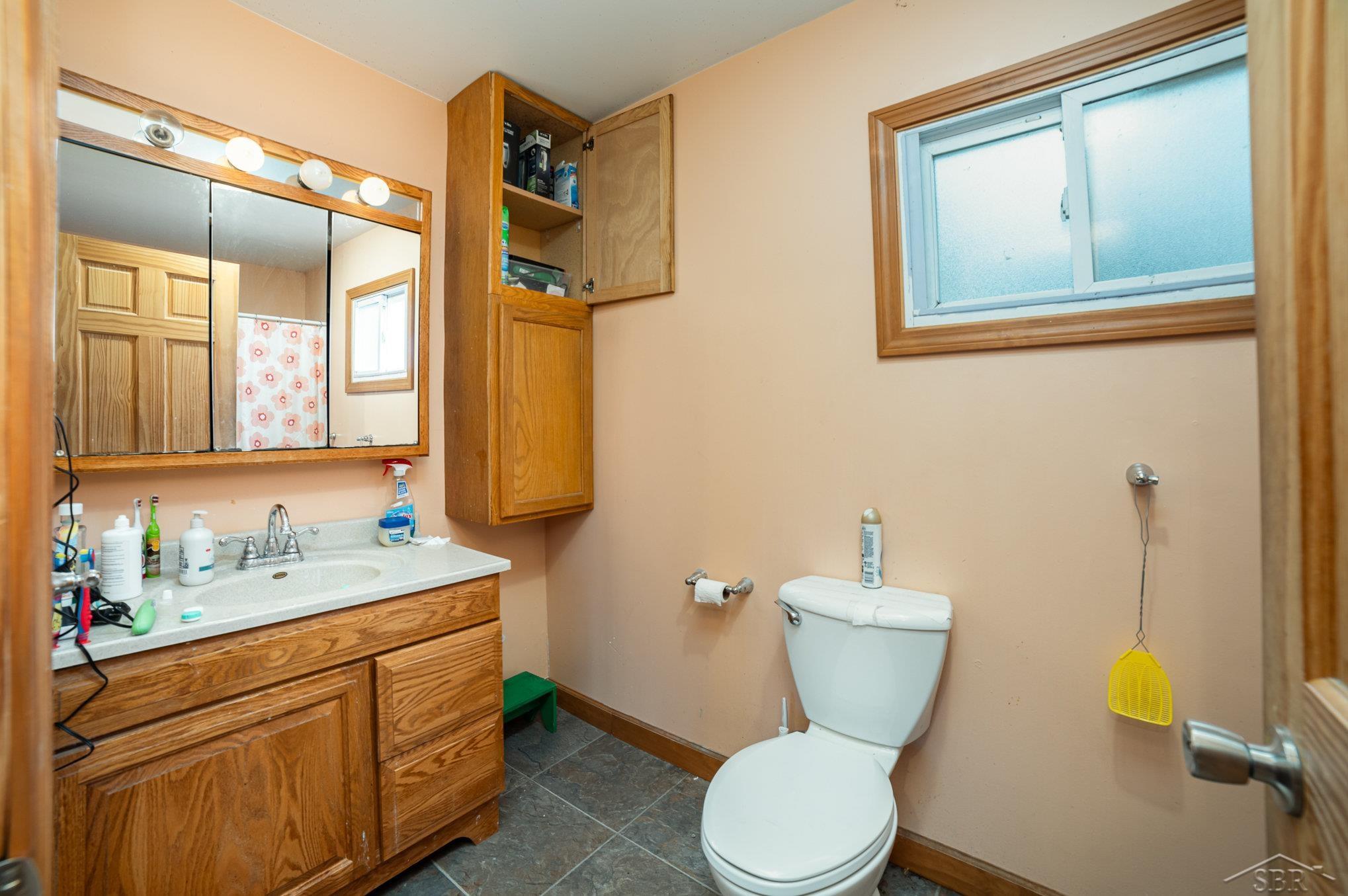 105 North Westervelt Road Saginaw, MI 48604 - Photo 12 of 29 50127908-11.JPG