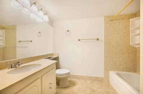 $320,000 | 600 Northeast 36th Street, Unit 1109, Miami, FL 33137