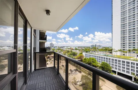 $320,000 | 600 Northeast 36th Street, Unit 1109, Miami, FL 33137