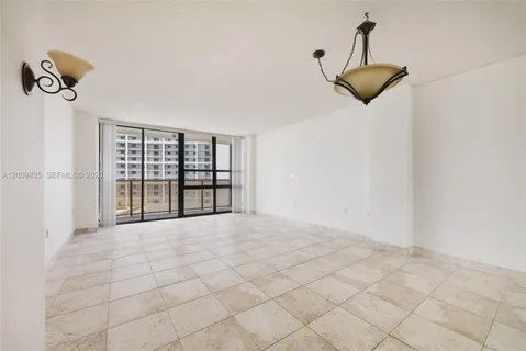 $320,000 | 600 Northeast 36th Street, Unit 1109, Miami, FL 33137