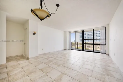 $320,000 | 600 Northeast 36th Street, Unit 1109, Miami, FL 33137