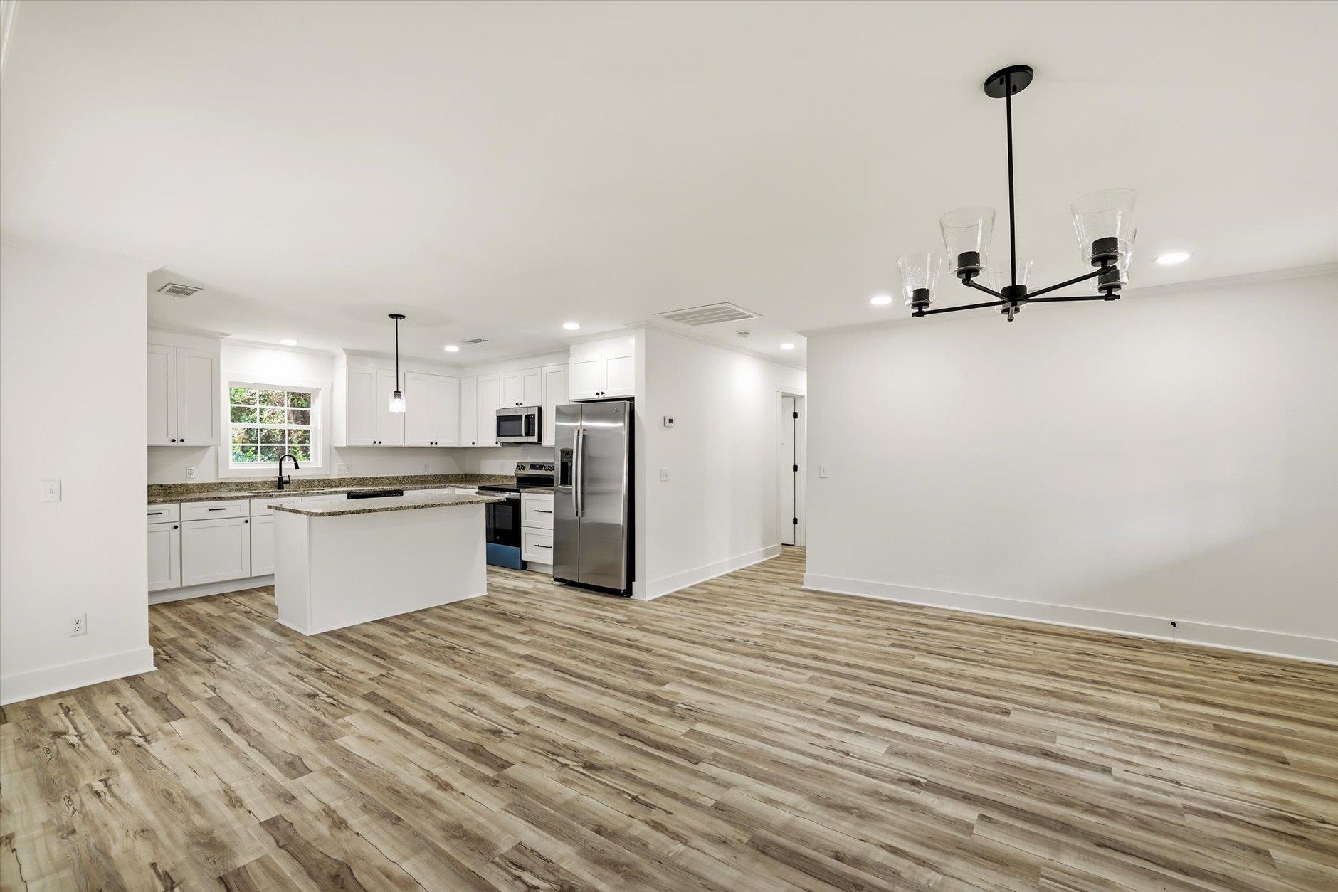 2216 Azalea Drive Southeast Moultrie, GA 31768 - Photo 7 of 40