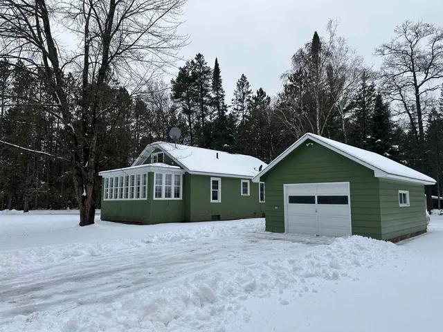 $179,000 | W11944 Parkway Road, Crivitz, WI 54114