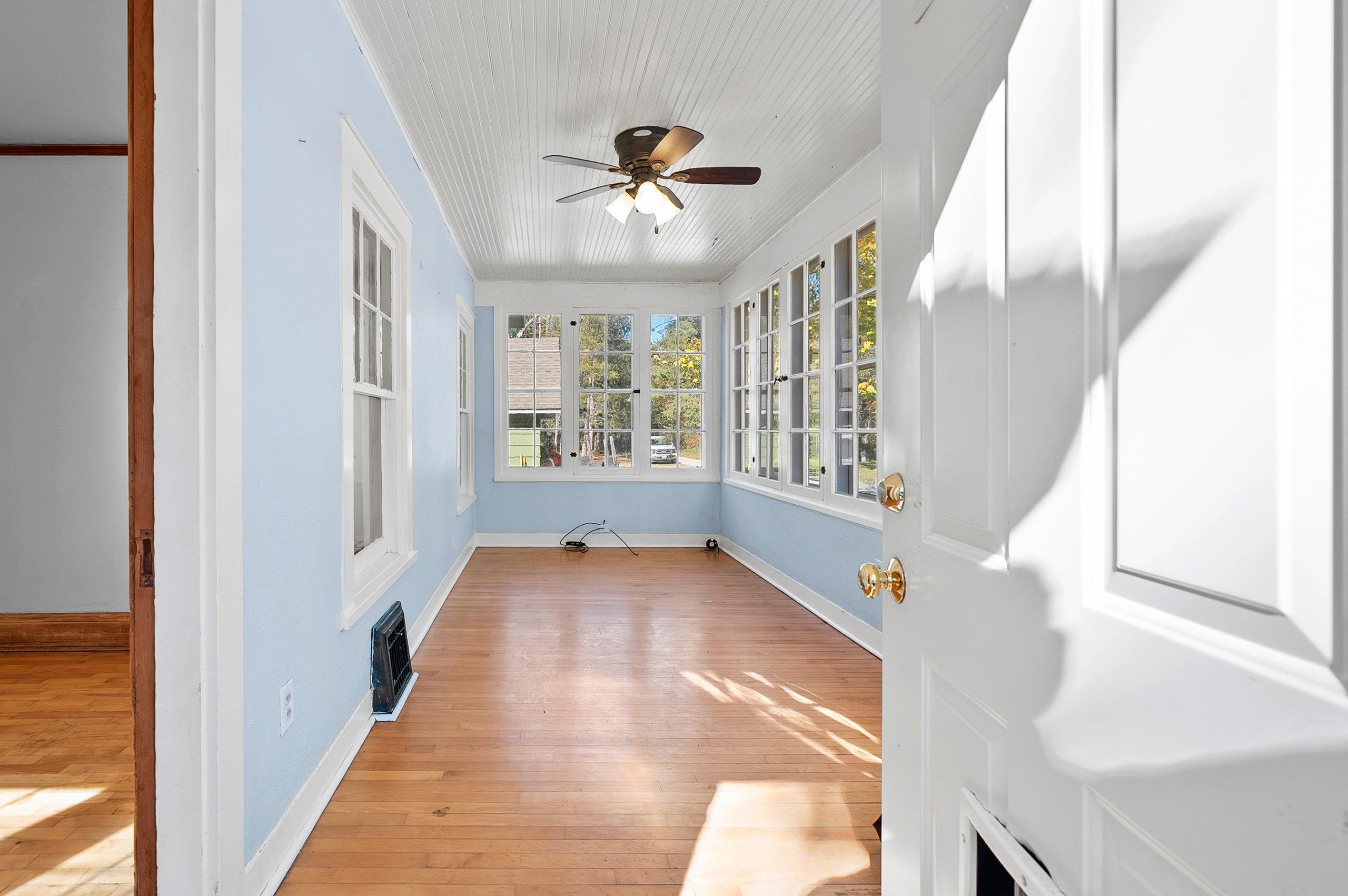 W11944 Parkway Road Crivitz, WI 54114 - Photo 3 of 47