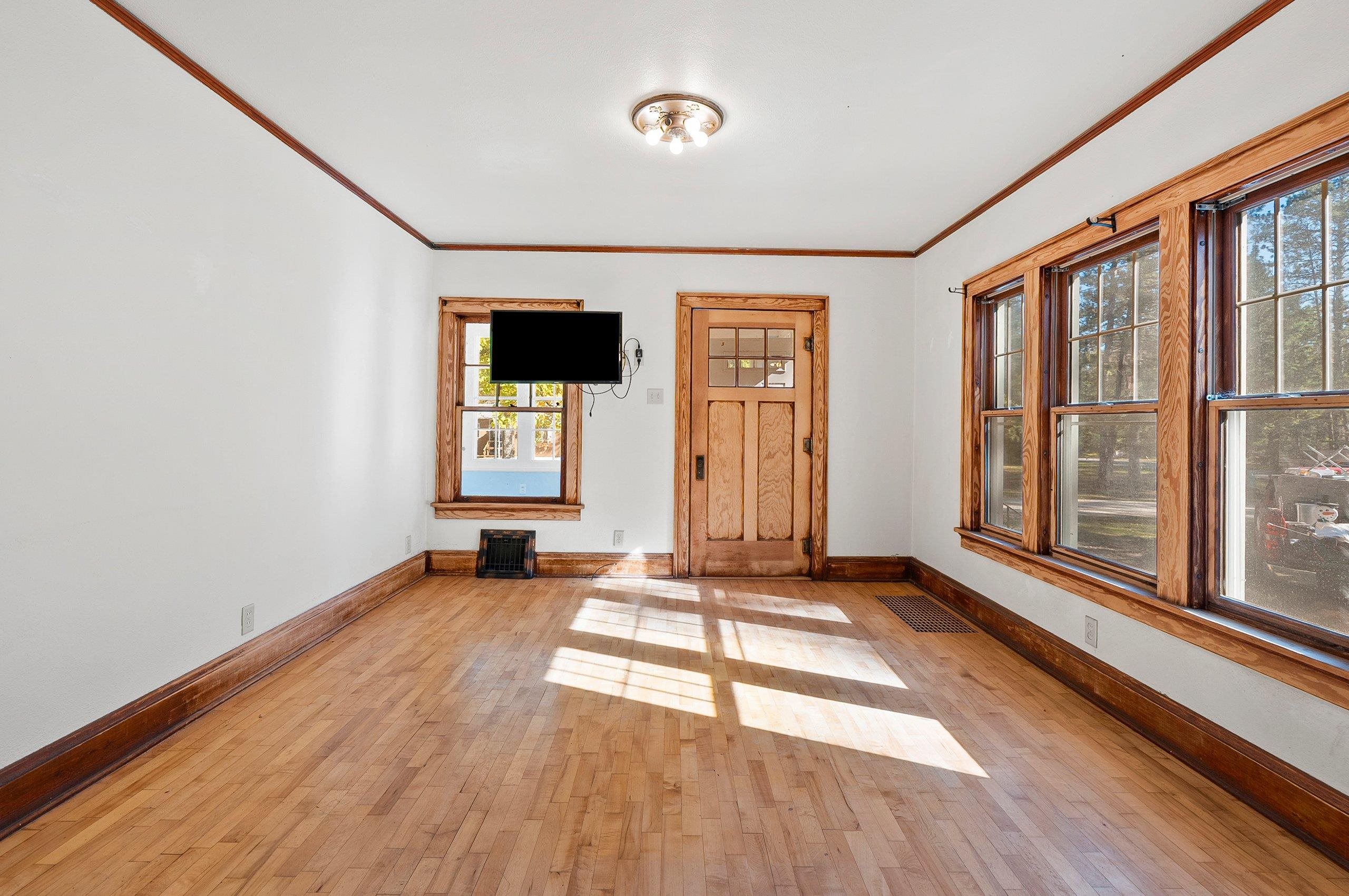 W11944 Parkway Road Crivitz, WI 54114 - Photo 6 of 47