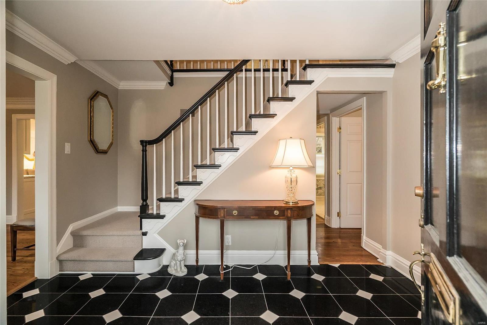 202 West Jackson Road Webster Groves, MO 63119 - Photo 2 of 36 Gallery Image 2