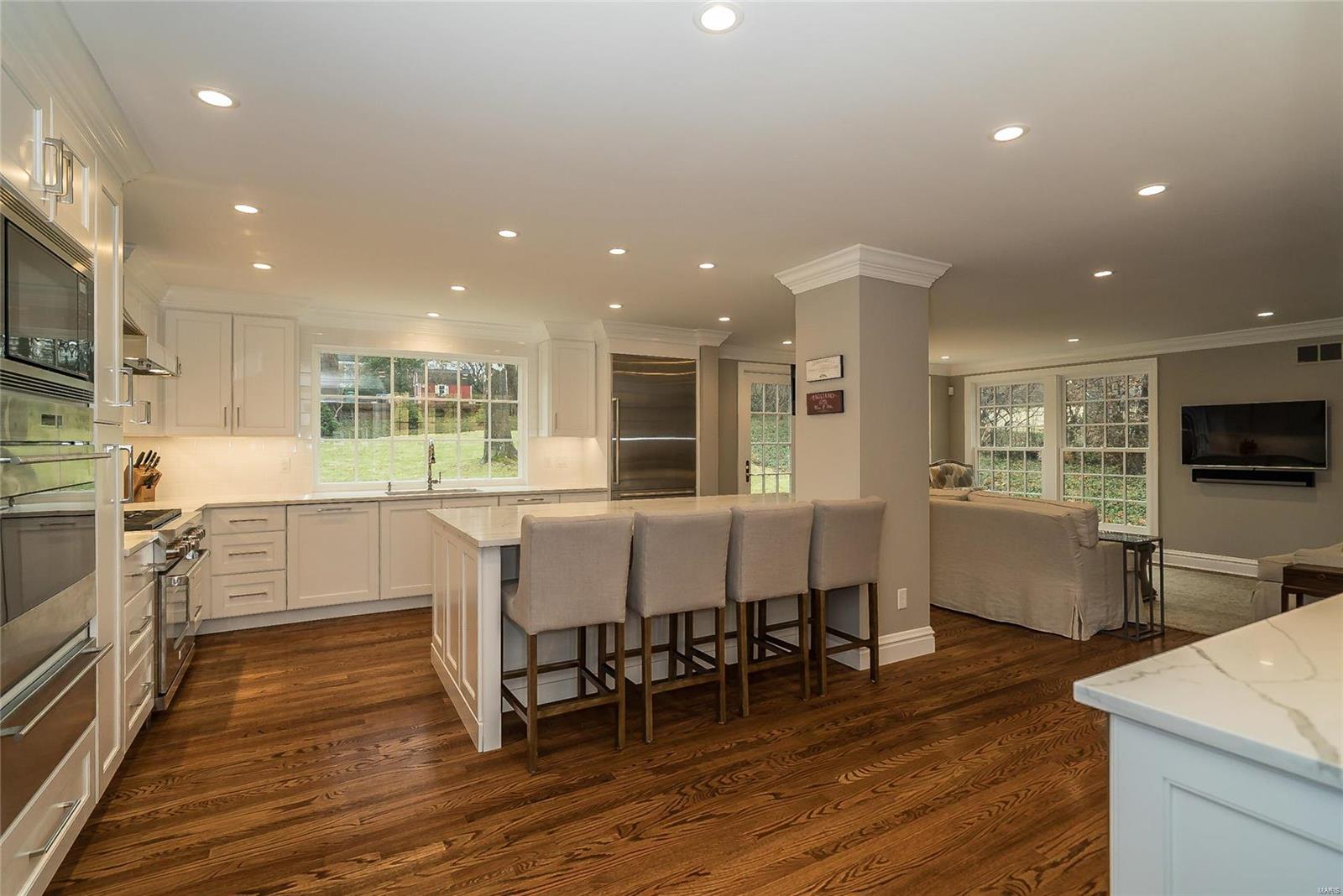 202 West Jackson Road Webster Groves, MO 63119 - Photo 6 of 36 Gallery Image 6