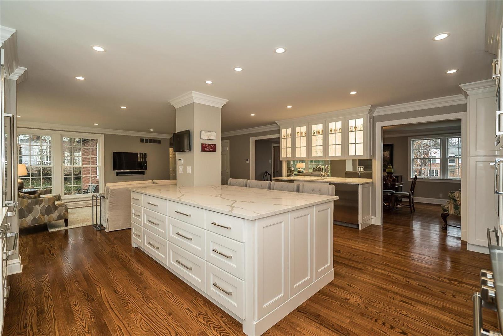 202 West Jackson Road Webster Groves, MO 63119 - Photo 10 of 36 Gallery Image 10