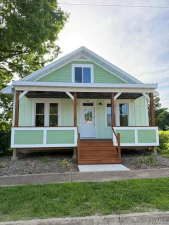 $225,900 | 201 North Sycamore Street, Bland, MO 65014