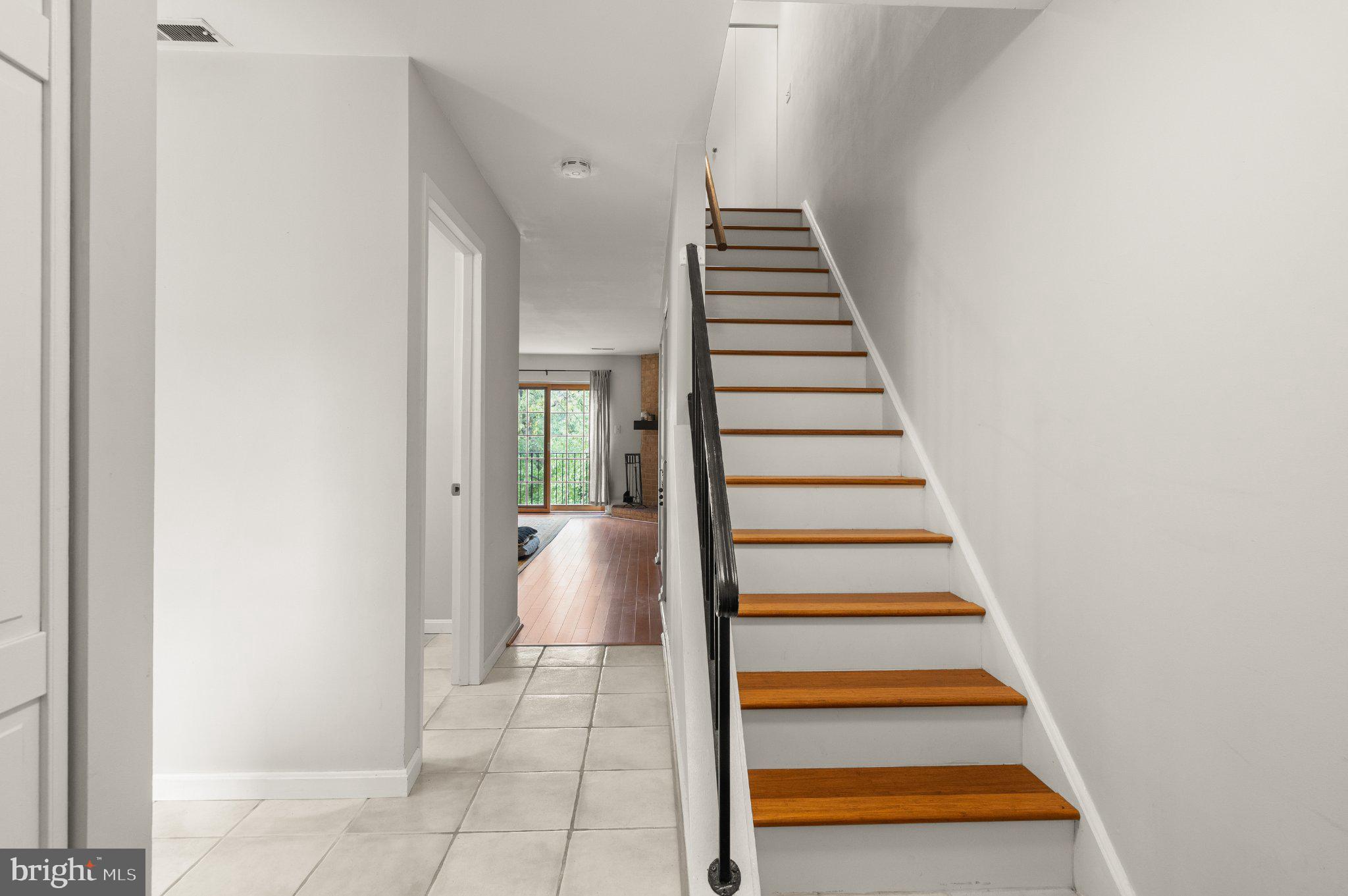 905 South Rolfe Street, Unit 2 Arlington, VA 22204 - Photo 5 of 55 Gallery Image 5