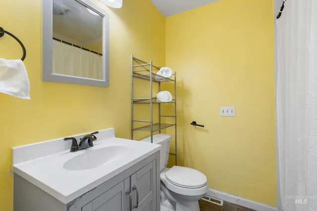 $369,900 | 522 East Cleveland Avenue, Unit N, Glenns Ferry, ID 83623