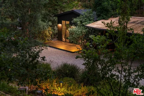 $4,000,000 | 3655 McAnany Way, Malibu, CA 90265