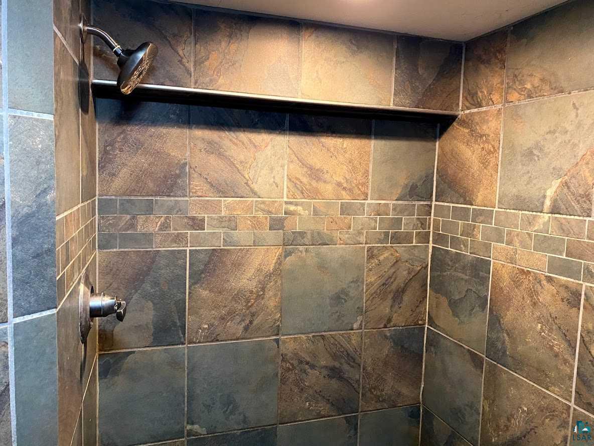 2425 Morris Thomas Road Duluth, MN 55811 - Photo 13 of 27 Gallery Image 13