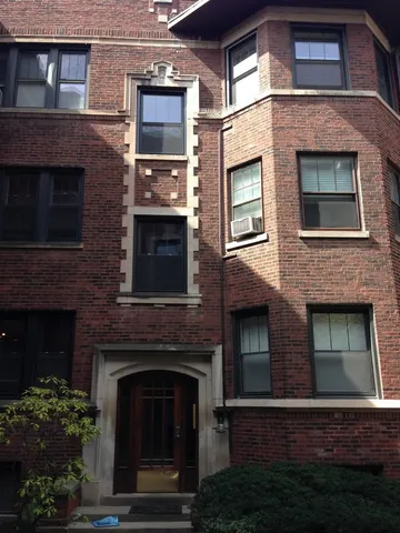 $2,200 | 535 West Brompton Avenue, Unit 2S, Chicago, IL 60657