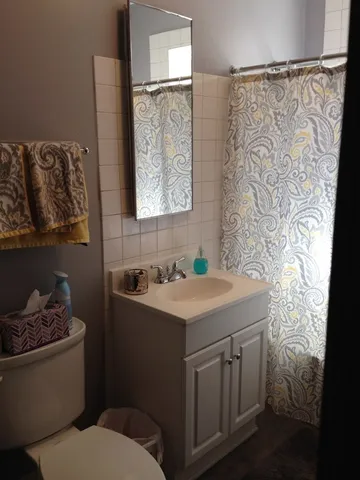 $2,200 | 535 West Brompton Avenue, Unit 2S, Chicago, IL 60657