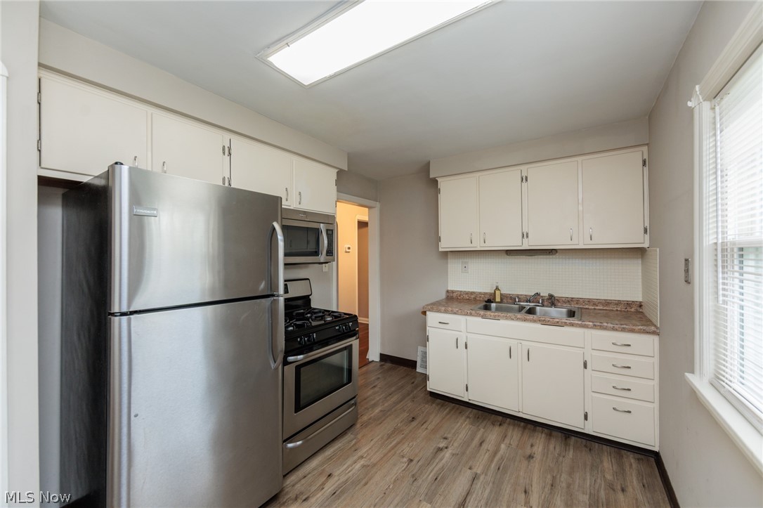 1551 Winchester Road Cleveland, OH 44124 - Photo 11 of 48